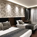 Grand Ueskuedar Hotel