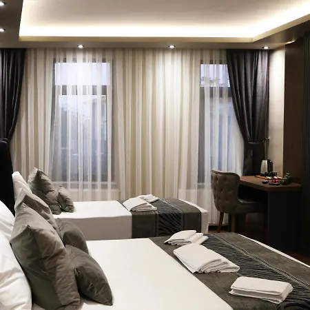 Grand Ueskuedar Hotell