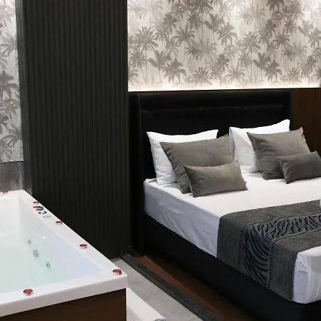 Grand Ueskuedar Hotell 3*