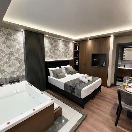 Hotell Grand Ueskuedar 3*